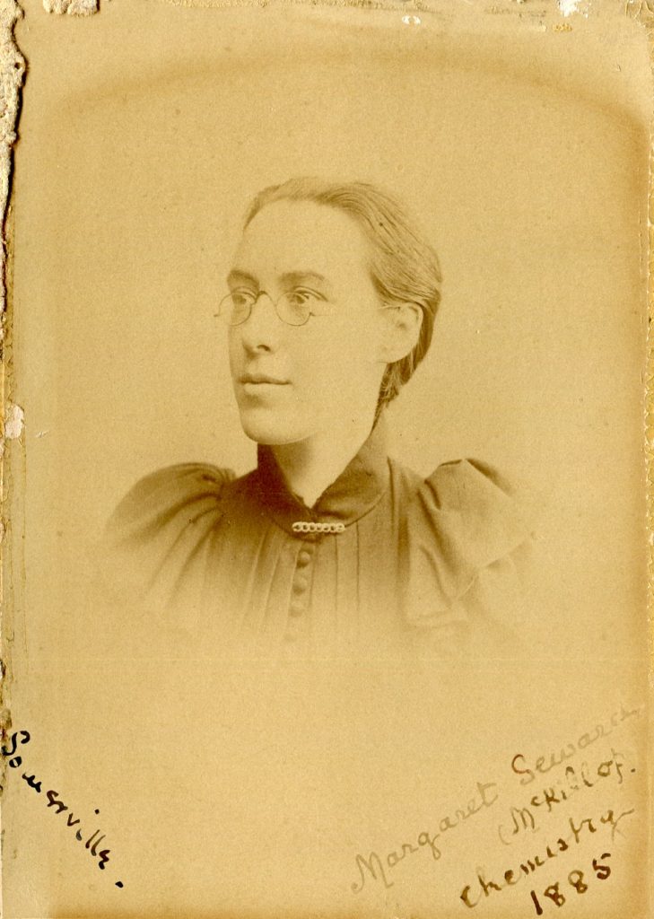 Margaret Seward, chemist. Taken at Somerville College, Oxford in 1885. CC-BY-SA, Somerville College Archives via Wikimedia Commons.